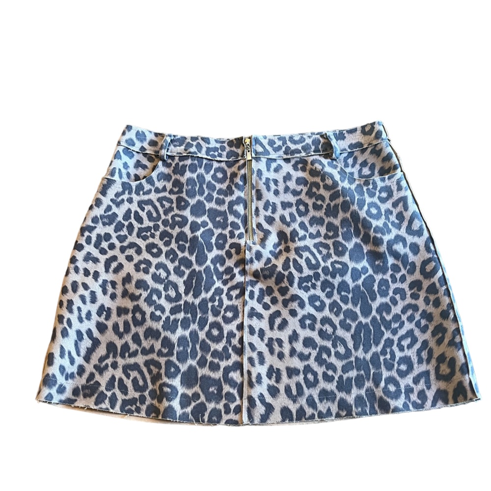MOD On Trend Leopard Print Mini Skirt Size L